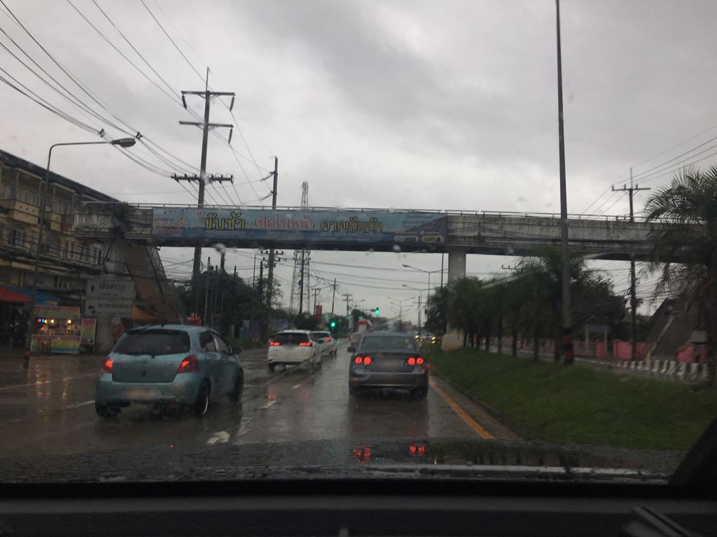 ภาพถนนตรงที่ Gindon ตั้งอยู่ ถ่ายโดย wapriz พ.ศ. 2561 (2018) · A street-level view of where Gindon stands, by wapriz in 2561 (2018)