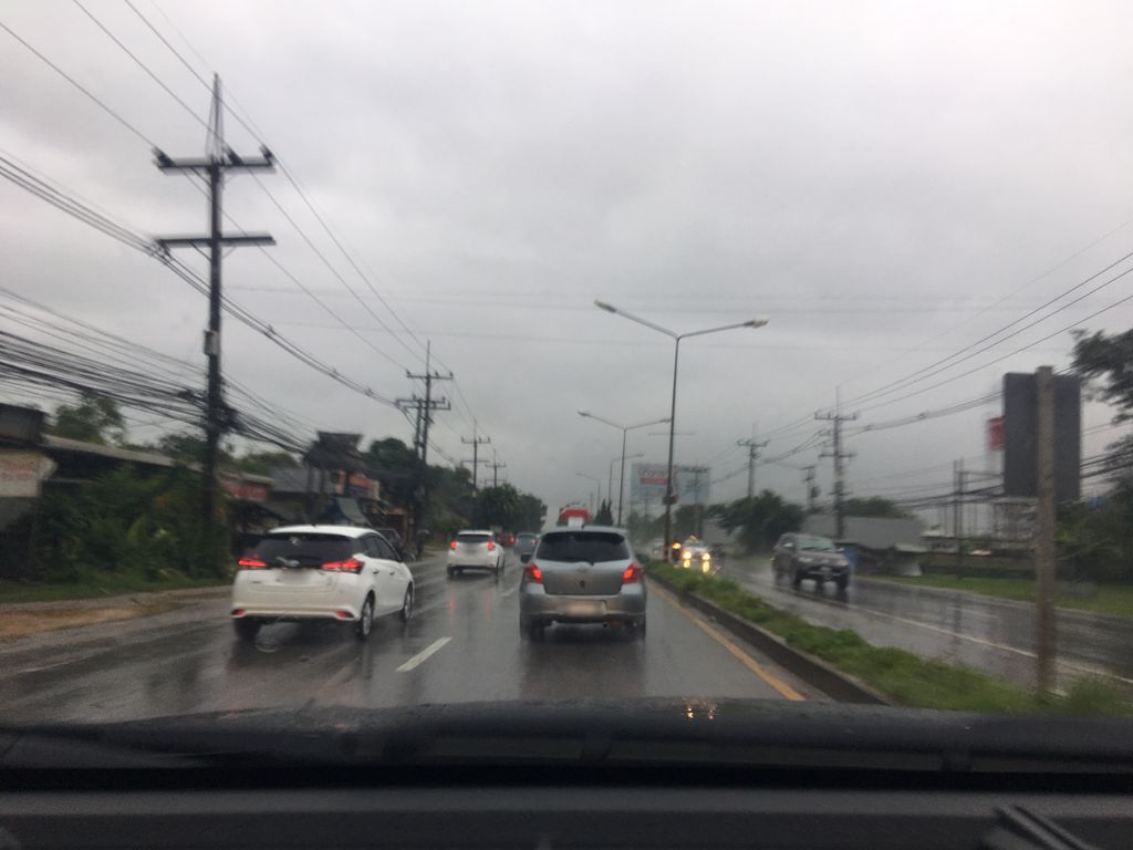 ภาพถนนตรงที่ อู่ชัยมงคล ตั้งอยู่ ถ่ายโดย wapriz พ.ศ. 2561 (2018) · A street-level view of where อู่ชัยมงคล · Uchaimongkhon stands, by wapriz in 2561 (2018)