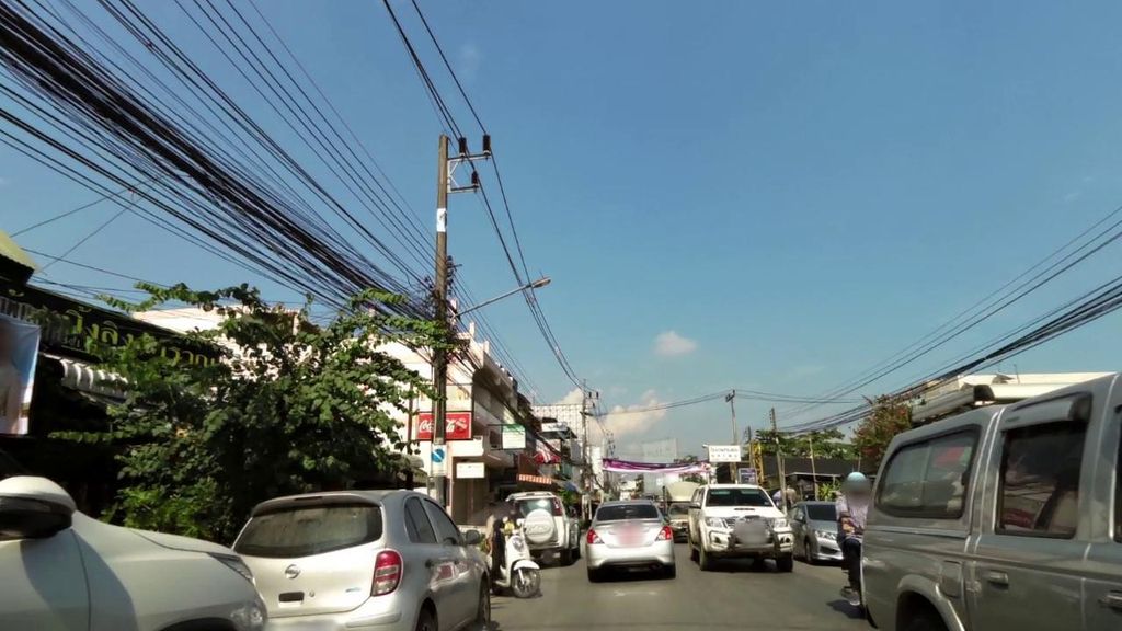 ภาพถนนตรงที่ สวนพฤกษาสวรรค์ ตั้งอยู่ ถ่ายโดย toffy พ.ศ. 2561 (2018) · A street-level view of where สวนพฤกษาสวรรค์ · Pharuekasa Sawan Garden stands, by toffy in 2561 (2018)