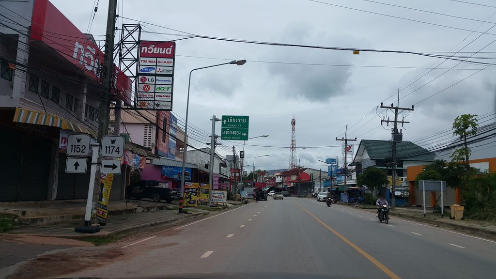 ภาพถนนตรงที่ พันการค้า 2018 ตั้งอยู่ ถ่ายโดย jrcarlsen พ.ศ. 2559 (2016) · A street-level view of where พันการค้า 2018 · Phankankha 2018 stands, by jrcarlsen in 2559 (2016)
