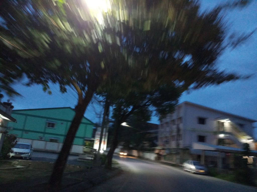 ภาพถนนตรงที่ Sann Boutique Hotel ตั้งอยู่ ถ่ายโดย jang พ.ศ. 2561 (2018) · A street-level view of where Sann Boutique Hotel stands, by jang in 2561 (2018)