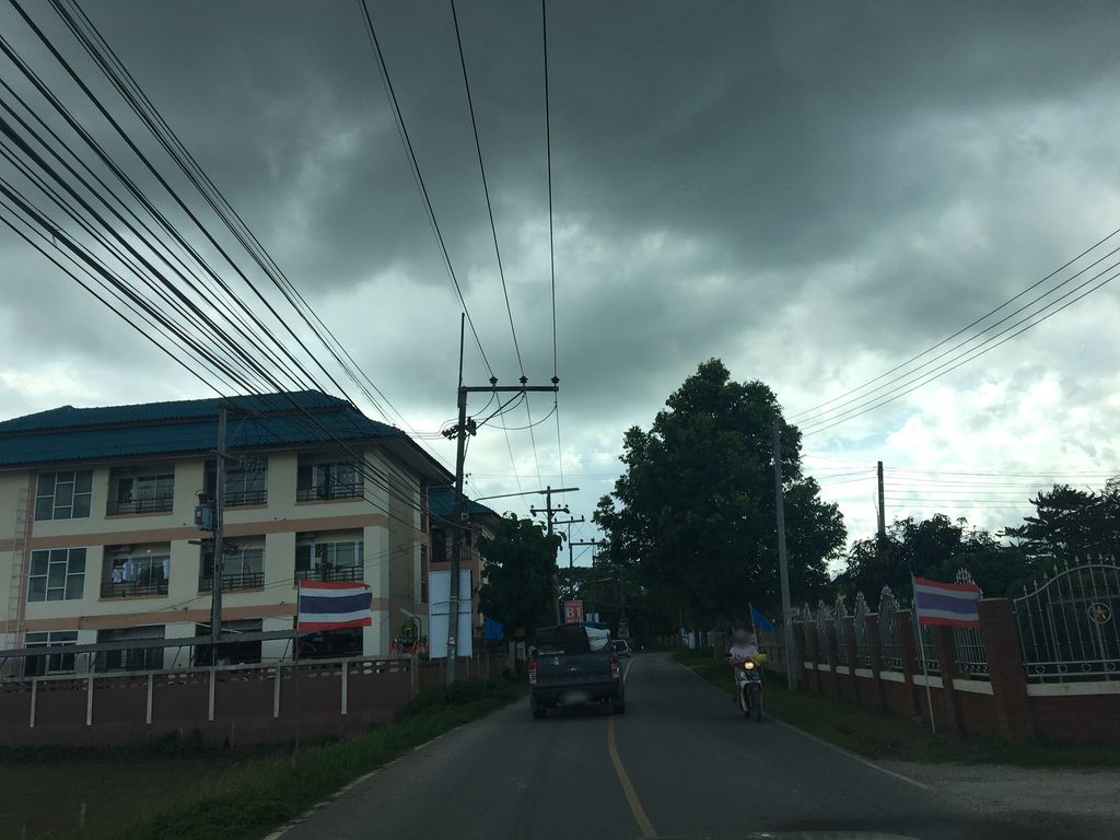 ภาพถนนตรงที่ สุด ยอดน้ำเงี้ยว เชียงราย ตั้งอยู่ ถ่ายโดย wapriz พ.ศ. 2561 (2018) · A street-level view of where สุด ยอดน้ำเงี้ยว เชียงราย · Sut Yotnamngiao Chiang Rai stands, by wapriz in 2561 (2018)