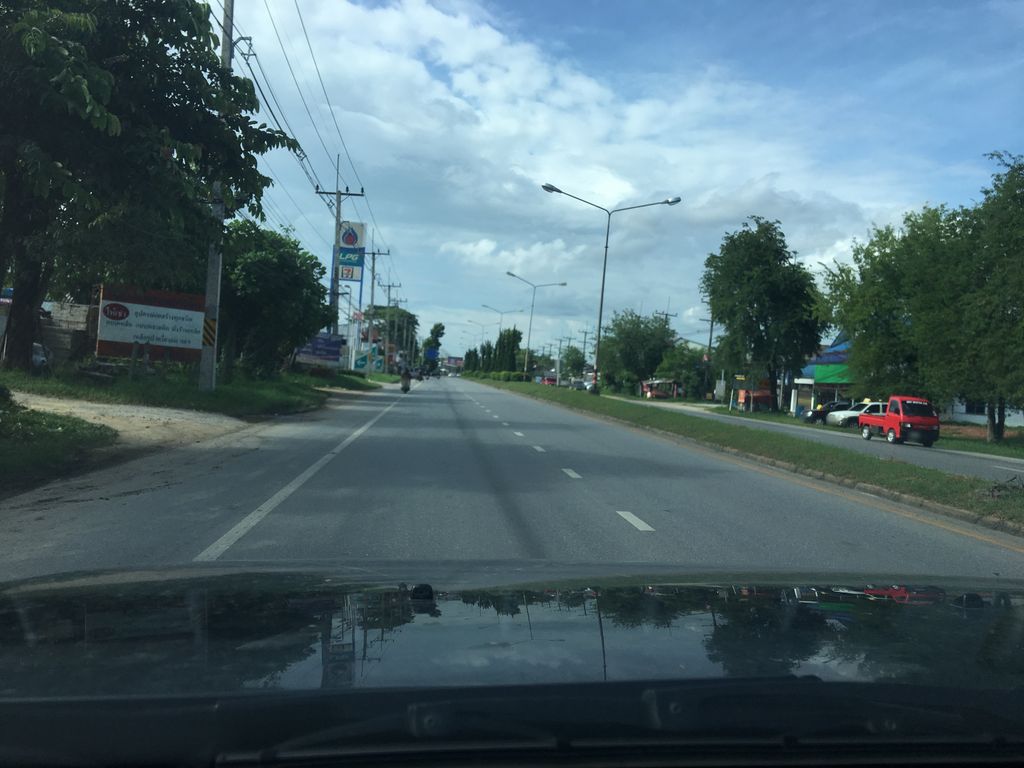 ภาพถนนตรงที่ กมลการยาง2018 เชียงราย ตั้งอยู่ ถ่ายโดย wapriz พ.ศ. 2561 (2018) · A street-level view of where กมลการยาง2018 เชียงราย · Kamonkanyang2018 Chiang Rai stands, by wapriz in 2561 (2018)