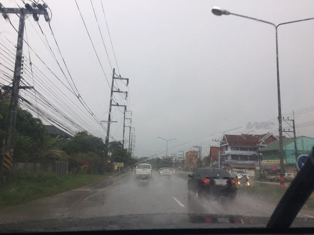 ภาพถนนตรงที่ เอกวัสดุภัณฑ์ ตั้งอยู่ ถ่ายโดย wapriz พ.ศ. 2561 (2018) · A street-level view of where เอกวัสดุภัณฑ์ · Ek Watduphan stands, by wapriz in 2561 (2018)