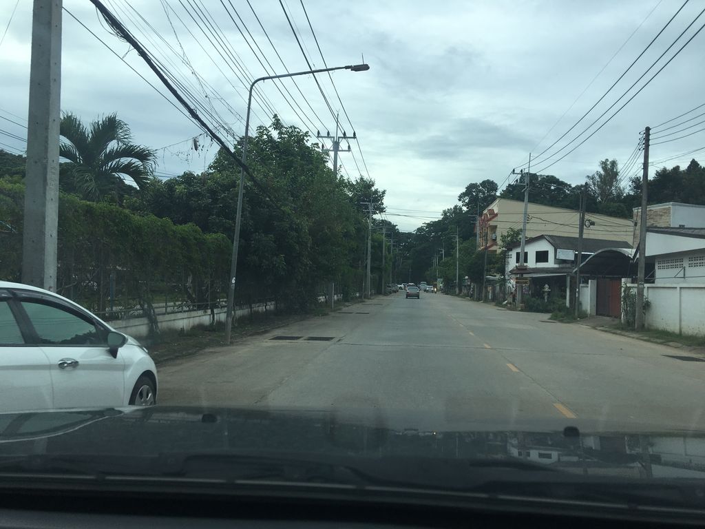 ภาพถนนตรงที่ ร้านสมรผัดไท ตั้งอยู่ ถ่ายโดย wapriz พ.ศ. 2561 (2018) · A street-level view of where ร้านสมรผัดไท · Ran Samonphatthai stands, by wapriz in 2561 (2018)