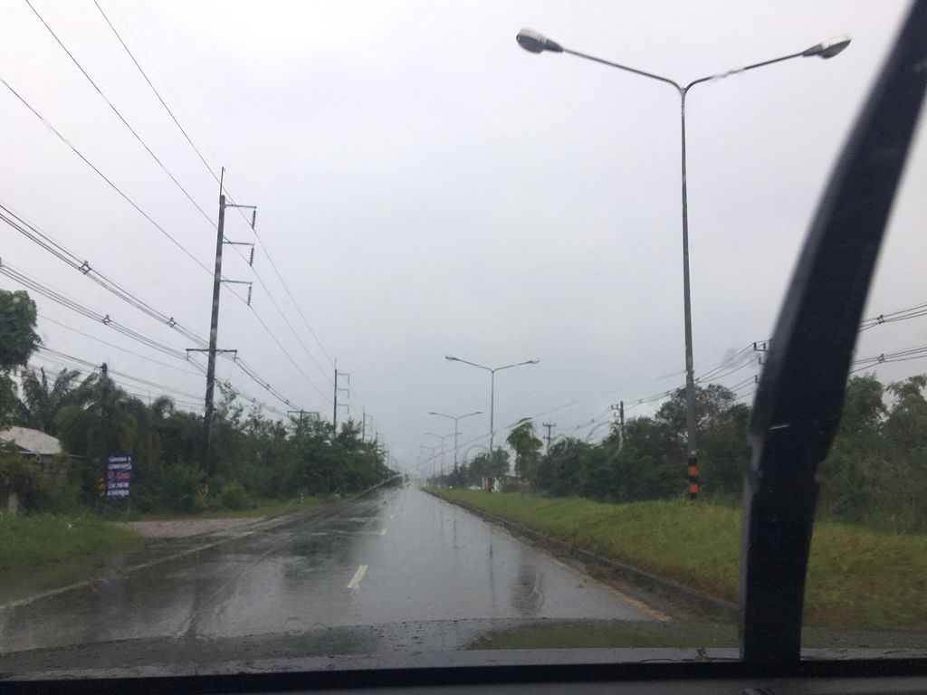 ภาพถนนตรงที่ เป็นต่อ in เเม่สาย ตั้งอยู่ ถ่ายโดย wapriz พ.ศ. 2561 (2018) · A street-level view of where เป็นต่อ in เเม่สาย · Pento In Mesai stands, by wapriz in 2561 (2018)