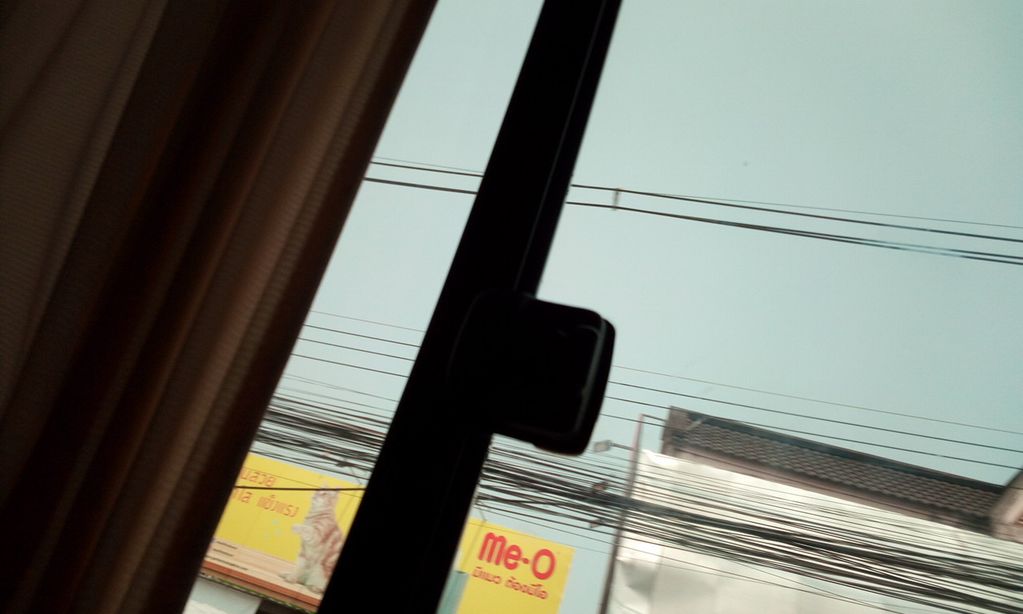 ภาพถนนตรงที่ ทรงศิลป์ คาเฟ่ ตั้งอยู่ ถ่ายโดย ozflor พ.ศ. 2562 (2019) · A street-level view of where ทรงศิลป์ คาเฟ่ · Songsin Café stands, by ozflor in 2562 (2019)