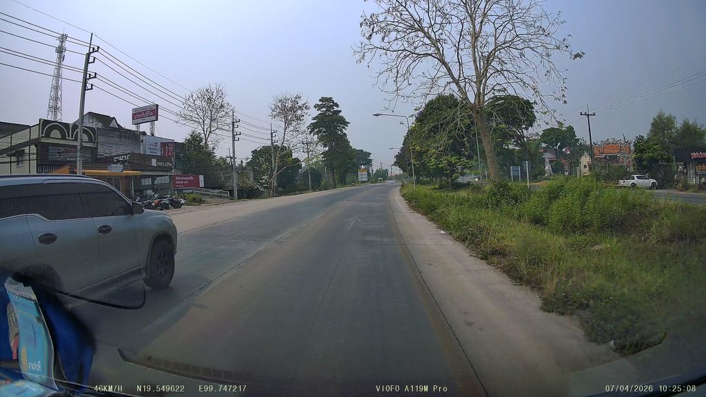 ภาพถนนตรงที่ วิริยะประกันภัย ตั้งอยู่ ถ่ายโดย ThailandCambodia พ.ศ. 2569 (2026) · A street-level view of where วิริยะประกันภัย · Wiriya Prakanphai stands, by ThailandCambodia in 2569 (2026)