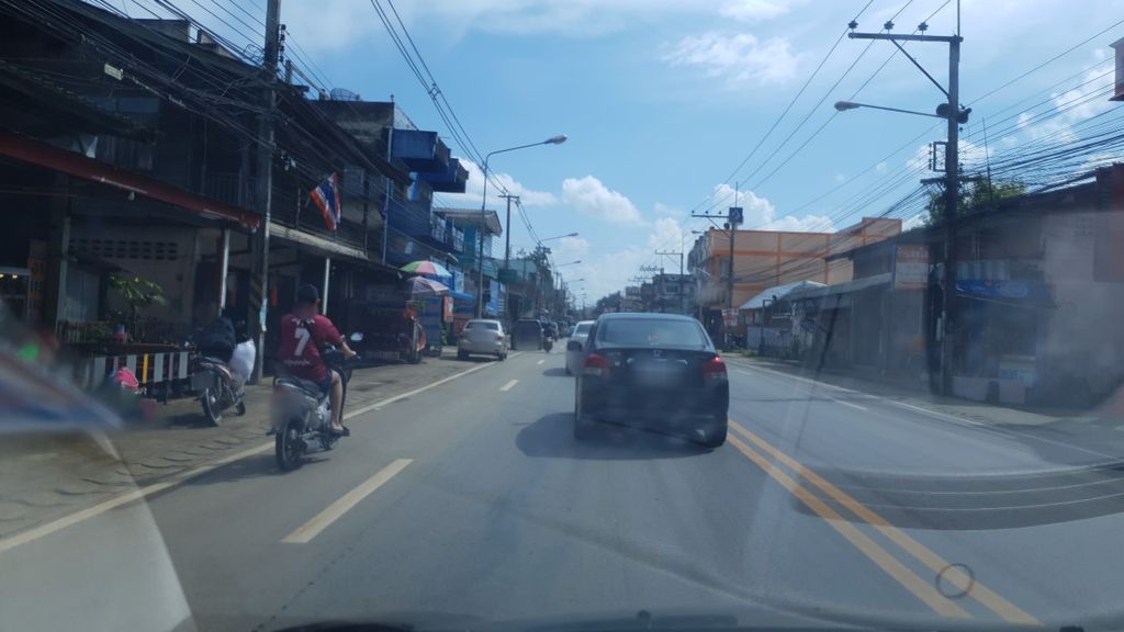 ภาพถนนตรงที่ บ้านเพียงรัก 4 ตั้งอยู่ ถ่ายโดย silamanee พ.ศ. 2561 (2018) · A street-level view of where บ้านเพียงรัก 4 · Ban Phiang Rak 4 stands, by silamanee in 2561 (2018)