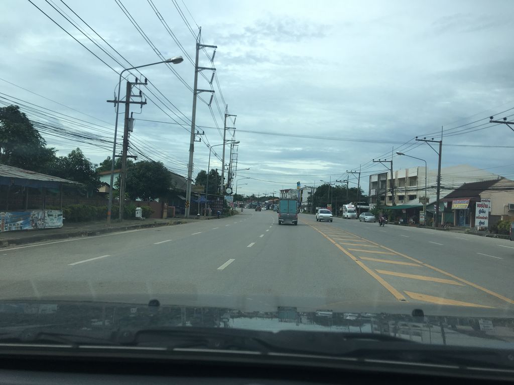 ภาพถนนตรงที่ Lek Auto Brake ตั้งอยู่ ถ่ายโดย wapriz พ.ศ. 2561 (2018) · A street-level view of where Lek Auto Brake stands, by wapriz in 2561 (2018)