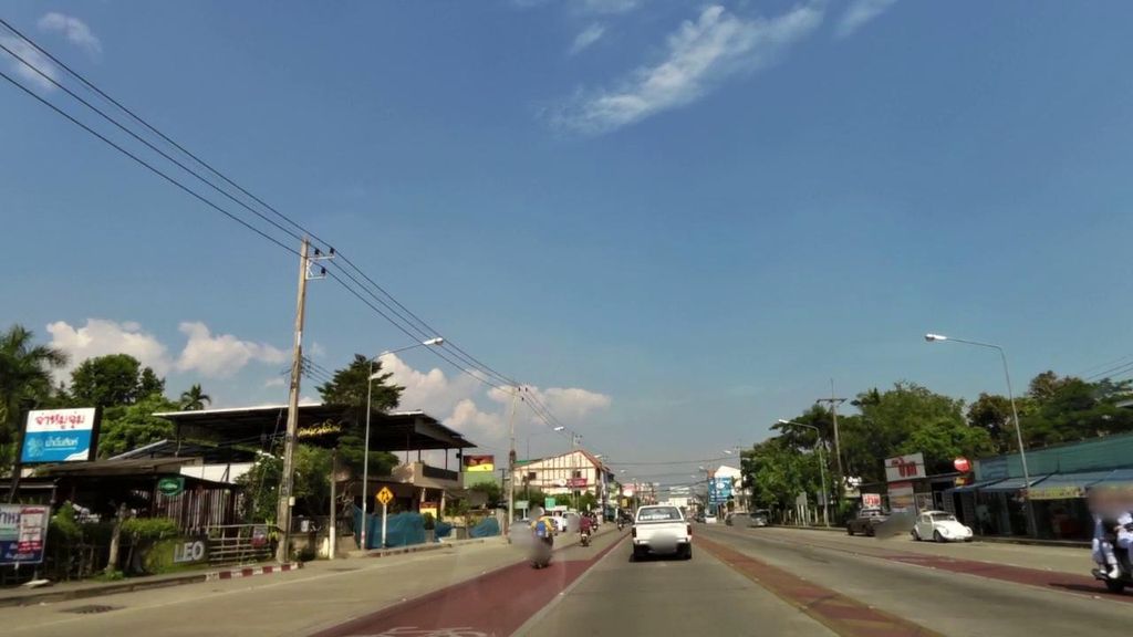 ภาพถนนตรงที่ ยำแซ่บลิ้นเบิร์น ตั้งอยู่ ถ่ายโดย toffy พ.ศ. 2561 (2018) · A street-level view of where ยำแซ่บลิ้นเบิร์น · Yamsaep Lin Boen stands, by toffy in 2561 (2018)