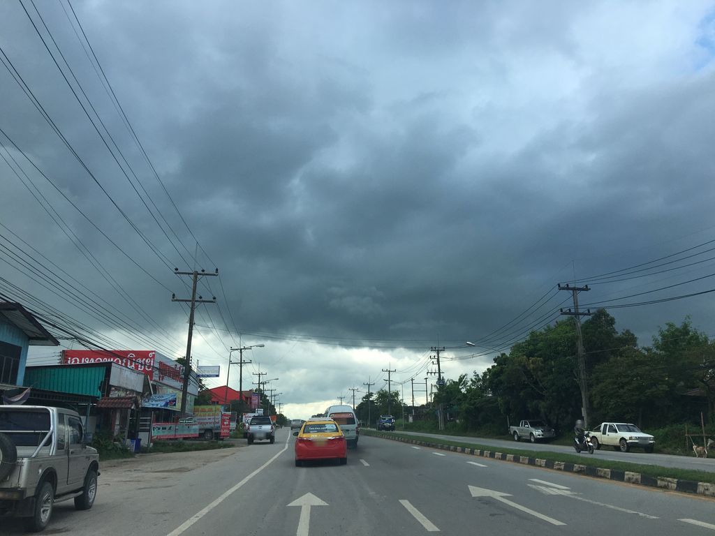 ภาพถนนตรงที่ Atm กสิกรไทย ผลไสว มินิมาร์ท ตั้งอยู่ ถ่ายโดย wapriz พ.ศ. 2561 (2018) · A street-level view of where Atm กสิกรไทย ผลไสว มินิมาร์ท stands, by wapriz in 2561 (2018)