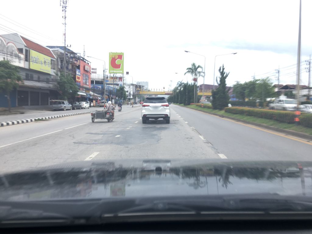 ภาพถนนตรงที่ Mazda Chiang Rai ตั้งอยู่ ถ่ายโดย wapriz พ.ศ. 2561 (2018) · A street-level view of where Mazda Chiang Rai stands, by wapriz in 2561 (2018)