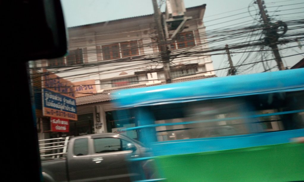 ภาพถนนตรงที่ Sin Station ตั้งอยู่ ถ่ายโดย ozflor พ.ศ. 2562 (2019) · A street-level view of where Sin Station stands, by ozflor in 2562 (2019)