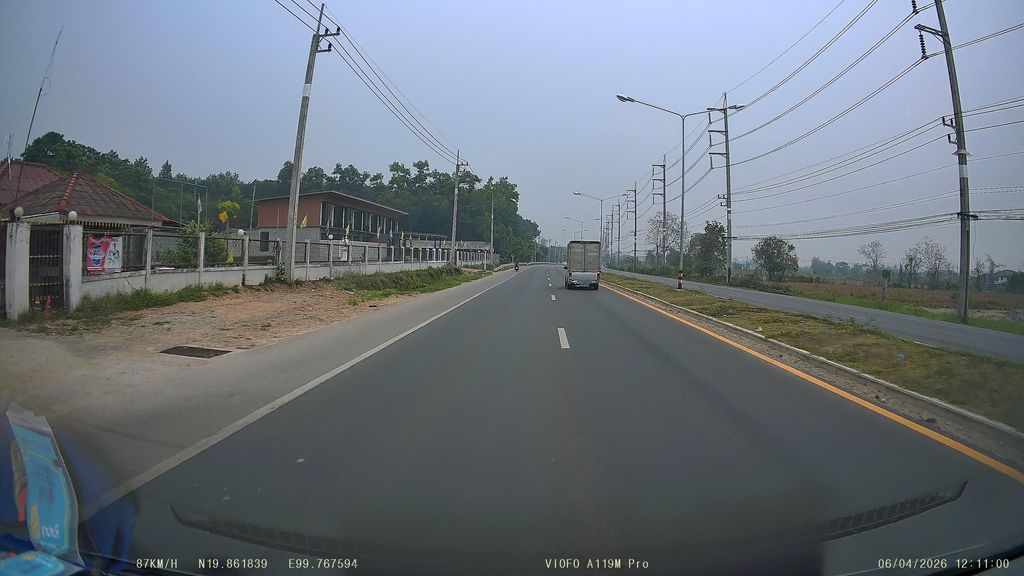 ภาพถนนตรงที่ Twosis Caffe ตั้งอยู่ ถ่ายโดย ThailandCambodia พ.ศ. 2569 (2026) · A street-level view of where Twosis Caffe stands, by ThailandCambodia in 2569 (2026)
