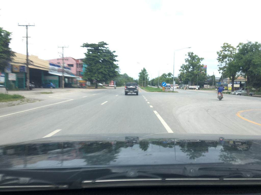 ภาพถนนตรงที่ ก๋วยเตี๋ยวเรืออุบล ตั้งอยู่ ถ่ายโดย wapriz พ.ศ. 2561 (2018) · A street-level view of where ก๋วยเตี๋ยวเรืออุบล · Kuai Tiaoruea Upla stands, by wapriz in 2561 (2018)