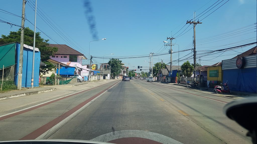 ภาพถนนตรงที่ Boo_1736 coffee bar ตั้งอยู่ ถ่ายโดย igorzo พ.ศ. 2562 (2019) · A street-level view of where Boo_1736 coffee bar stands, by igorzo in 2562 (2019)