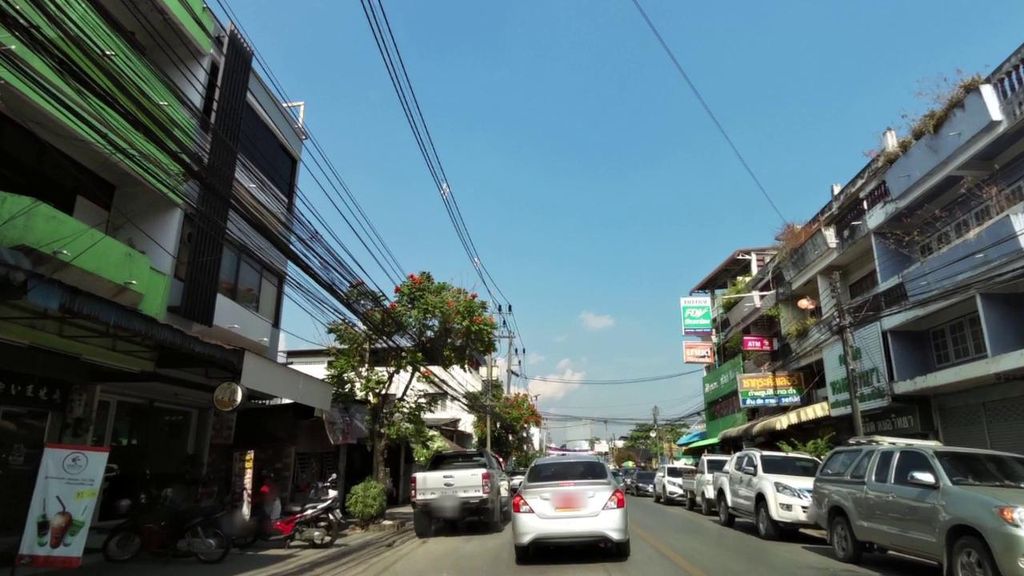 ภาพถนนตรงที่ ซากุระ สตูดิโอ ตั้งอยู่ ถ่ายโดย toffy พ.ศ. 2561 (2018) · A street-level view of where ซากุระ สตูดิโอ · Sakura Studio stands, by toffy in 2561 (2018)