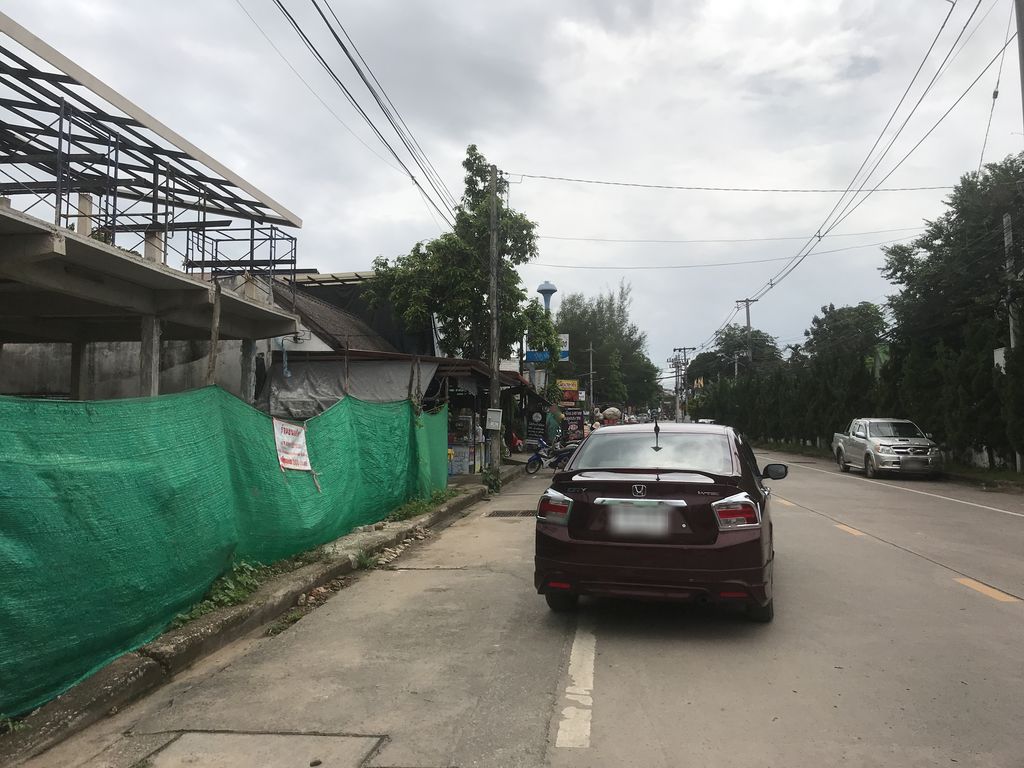 ภาพถนนตรงที่ ก๊วยจั๊บญวนเมืองอุบล ตั้งอยู่ ถ่ายโดย kiw พ.ศ. 2561 (2018) · A street-level view of where ก๊วยจั๊บญวนเมืองอุบล · Kuaichapyuan Mueang Upla stands, by kiw in 2561 (2018)