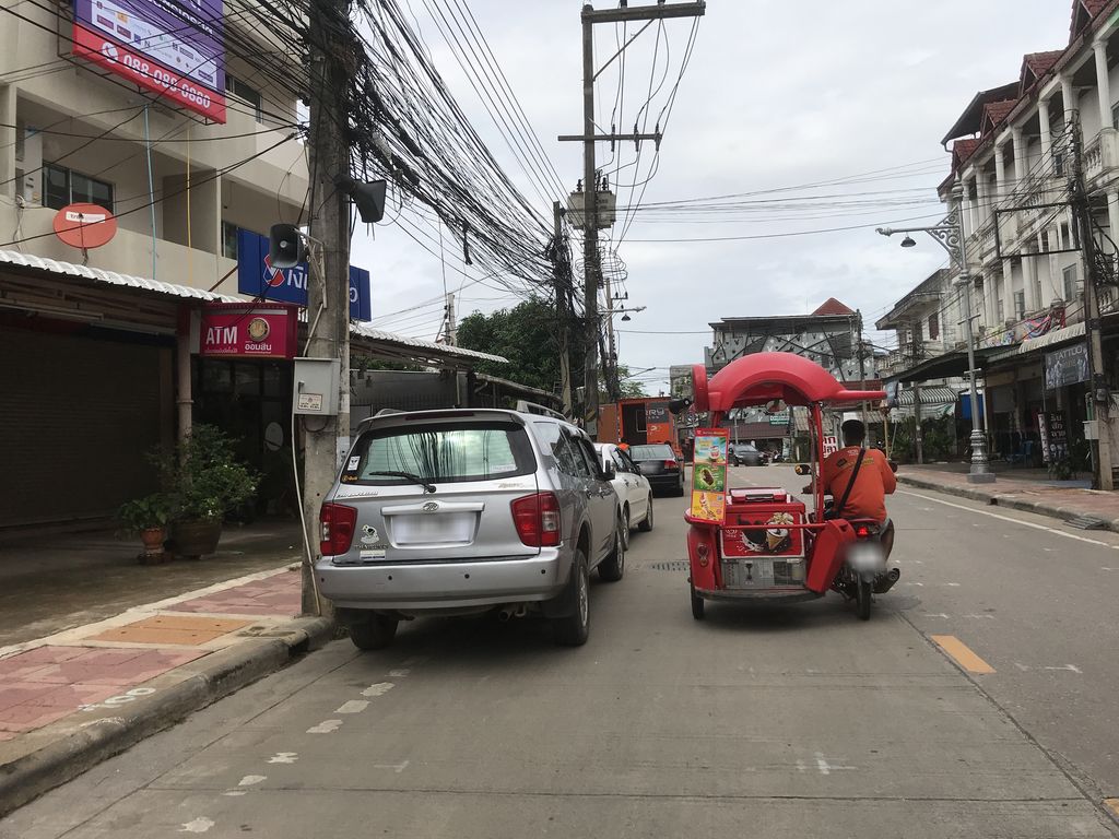 ภาพถนนตรงที่ Palloncino ตั้งอยู่ ถ่ายโดย kiw พ.ศ. 2561 (2018) · A street-level view of where Palloncino stands, by kiw in 2561 (2018)