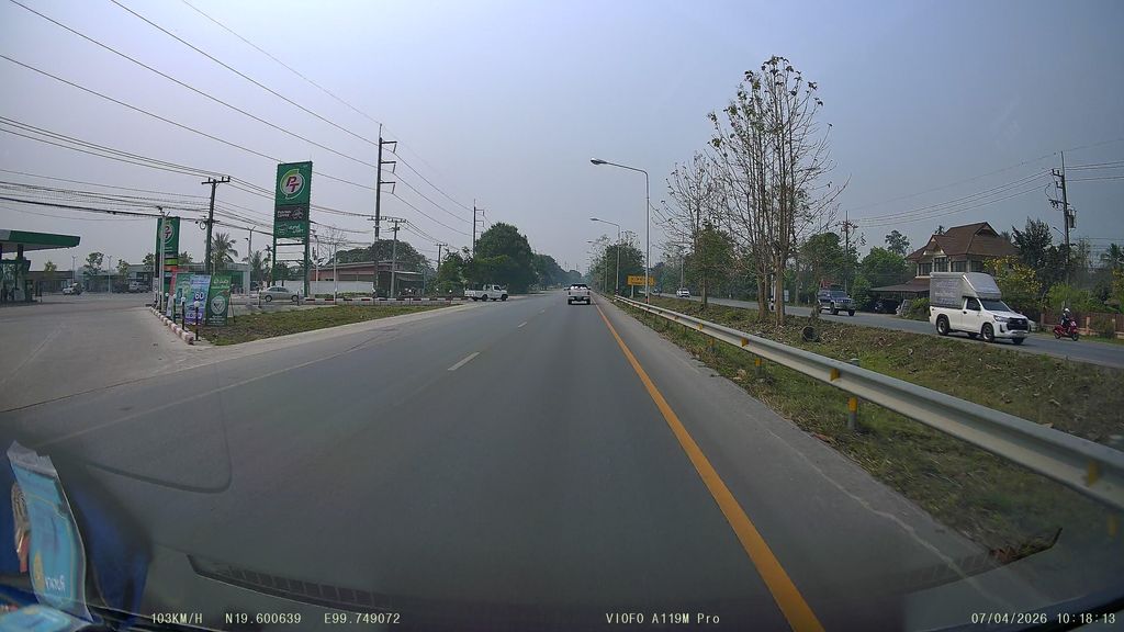 ภาพถนนตรงที่ ตำแอบแซ่บ ตั้งอยู่ ถ่ายโดย ThailandCambodia พ.ศ. 2569 (2026) · A street-level view of where ตำแอบแซ่บ · Tamaepsaep stands, by ThailandCambodia in 2569 (2026)