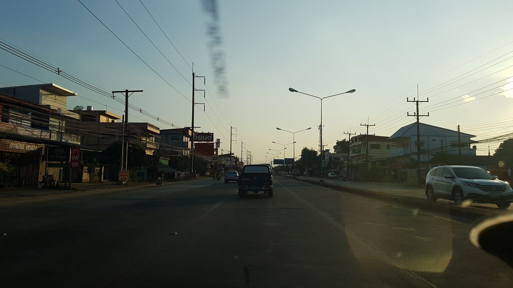 ภาพถนนตรงที่ Happy Home Coffeehouse ตั้งอยู่ ถ่ายโดย igorzo พ.ศ. 2562 (2019) · A street-level view of where Happy Home Coffeehouse stands, by igorzo in 2562 (2019)