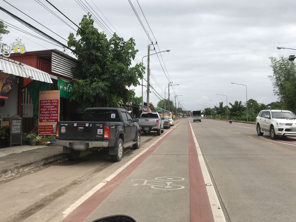 ภาพถนนตรงที่ ลำแต้เจ้า ตั้งอยู่ ถ่ายโดย kiw พ.ศ. 2561 (2018) · A street-level view of where ลำแต้เจ้า · Lamtaechao stands, by kiw in 2561 (2018)