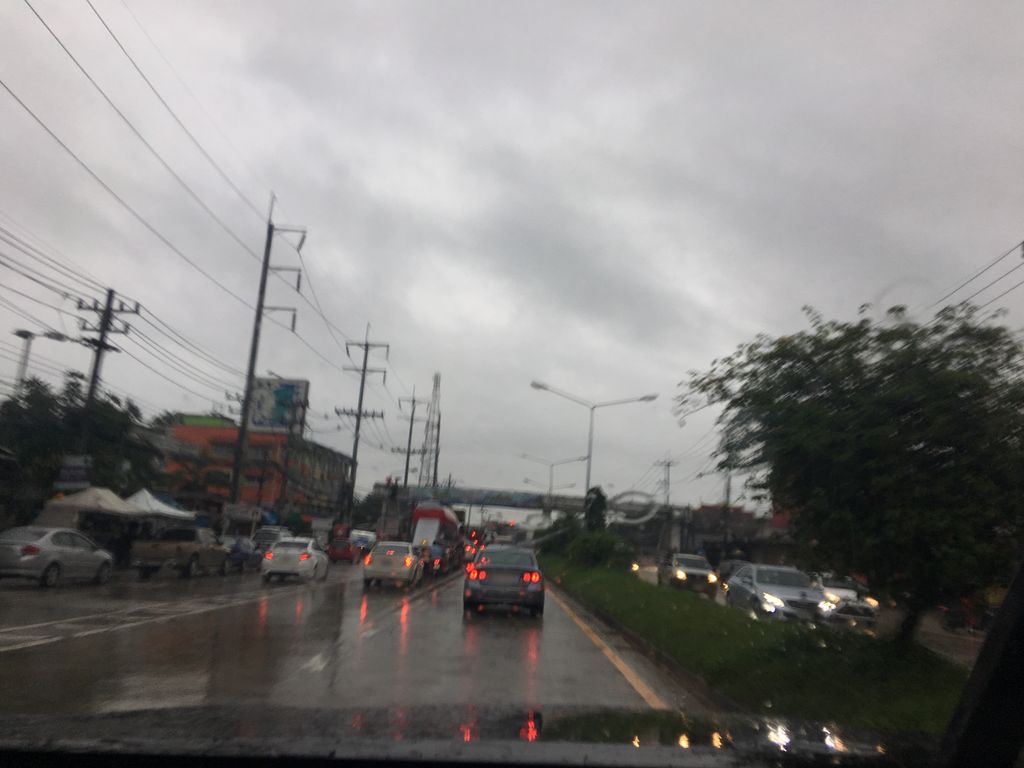 ภาพถนนตรงที่ Mr. Copy MFU ตั้งอยู่ ถ่ายโดย wapriz พ.ศ. 2561 (2018) · A street-level view of where Mr. Copy MFU stands, by wapriz in 2561 (2018)