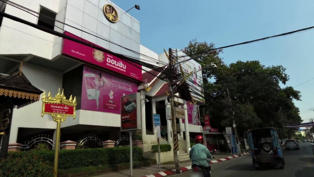 ภาพถนนตรงที่ ไทยประดิษฐ์ Pvc ร้านทำเบาะ กาดหลวงเชียงราย ตั้งอยู่ ถ่ายโดย toffy พ.ศ. 2561 (2018) · A street-level view of where ไทยประดิษฐ์ Pvc ร้านทำเบาะ กาดหลวงเชียงราย stands, by toffy in 2561 (2018)