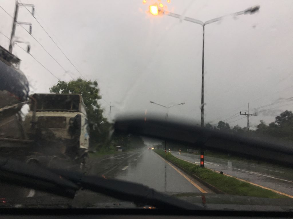 ภาพถนนตรงที่ สถานีวิทยุกระจายเสียง 914 ตั้งอยู่ ถ่ายโดย wapriz พ.ศ. 2561 (2018) · A street-level view of where สถานีวิทยุกระจายเสียง 914 · Sathani Wityu Krachaisiang 914 stands, by wapriz in 2561 (2018)