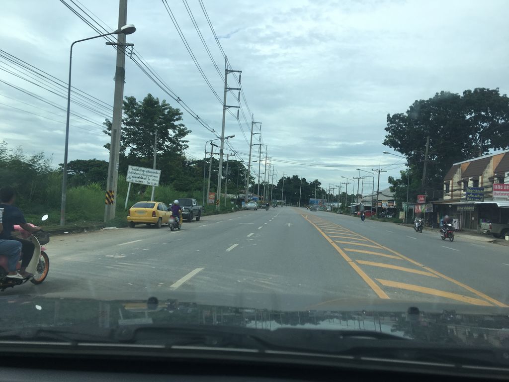 ภาพถนนตรงที่ โครงการสุขสินทรัพย์ ตั้งอยู่ ถ่ายโดย wapriz พ.ศ. 2561 (2018) · A street-level view of where โครงการสุขสินทรัพย์ · Khrongkan Suk Sinsap stands, by wapriz in 2561 (2018)