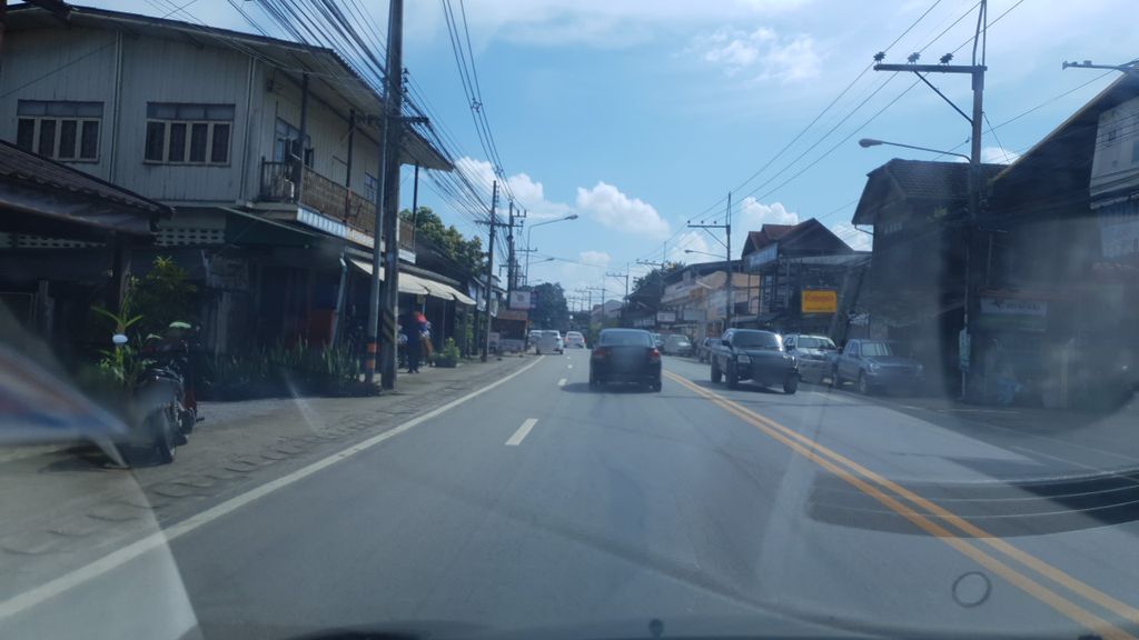 ภาพถนนตรงที่ ร้านรักษาพาณิชย์ ตั้งอยู่ ถ่ายโดย silamanee พ.ศ. 2561 (2018) · A street-level view of where ร้านรักษาพาณิชย์ · Ran Raksa Phanit stands, by silamanee in 2561 (2018)