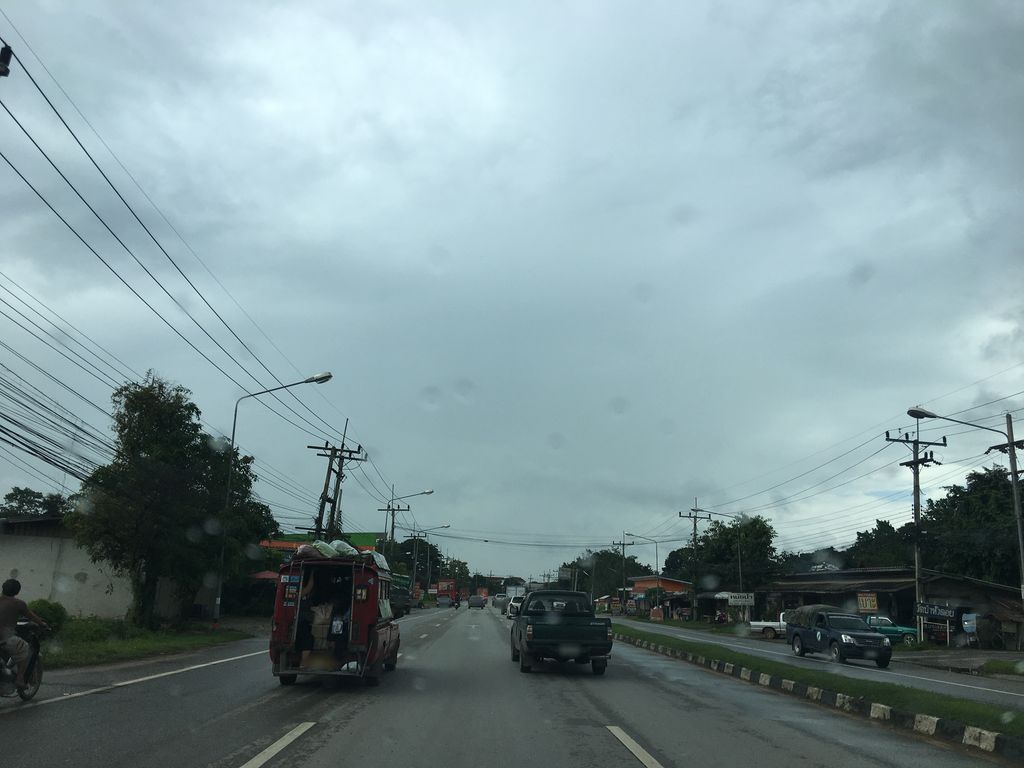 ภาพถนนตรงที่ Moncharee - มนชรี ตั้งอยู่ ถ่ายโดย wapriz พ.ศ. 2561 (2018) · A street-level view of where Moncharee - มนชรี stands, by wapriz in 2561 (2018)