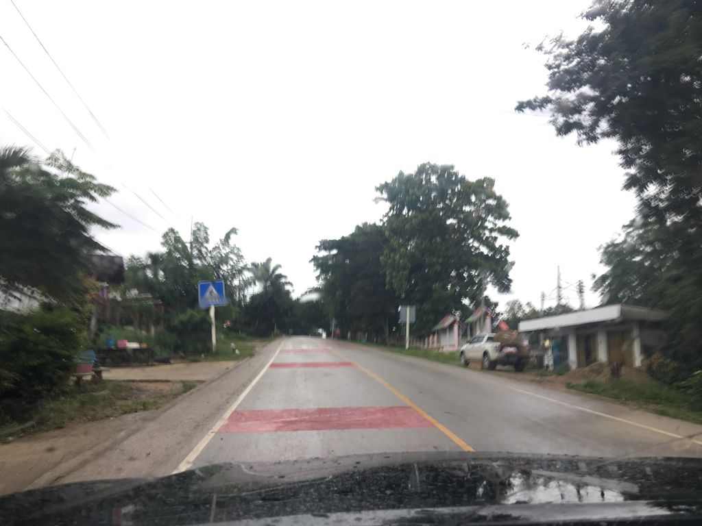 ภาพถนนตรงที่ Chiang Rai Ecolodge ตั้งอยู่ ถ่ายโดย wapriz พ.ศ. 2561 (2018) · A street-level view of where Chiang Rai Ecolodge stands, by wapriz in 2561 (2018)