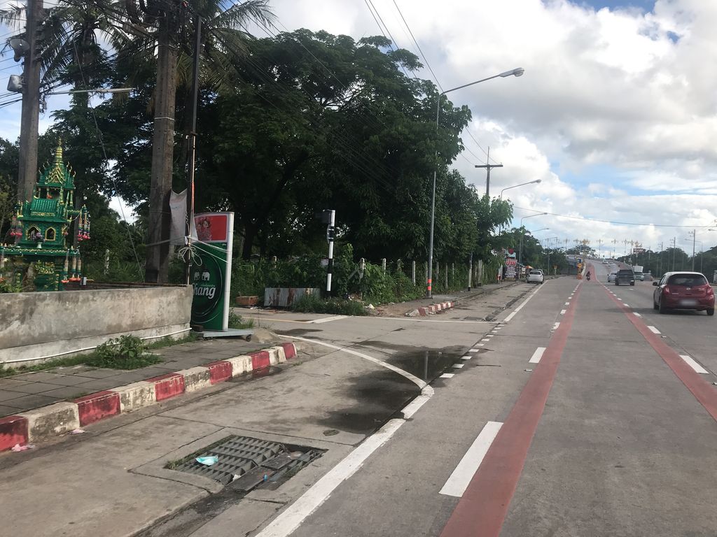 ภาพถนนตรงที่ นั่งชิล 4289 Bar & restaurant ตั้งอยู่ ถ่ายโดย wiwattantib พ.ศ. 2561 (2018) · A street-level view of where นั่งชิล 4289 Bar & restaurant stands, by wiwattantib in 2561 (2018)