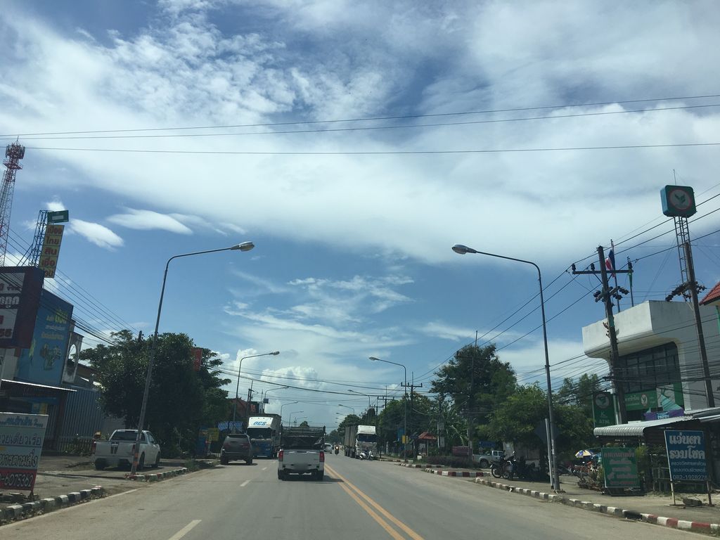 ภาพถนนตรงที่ แว่นตารวมโชค ตั้งอยู่ ถ่ายโดย wapriz พ.ศ. 2561 (2018) · A street-level view of where แว่นตารวมโชค · Waentaruamchok stands, by wapriz in 2561 (2018)