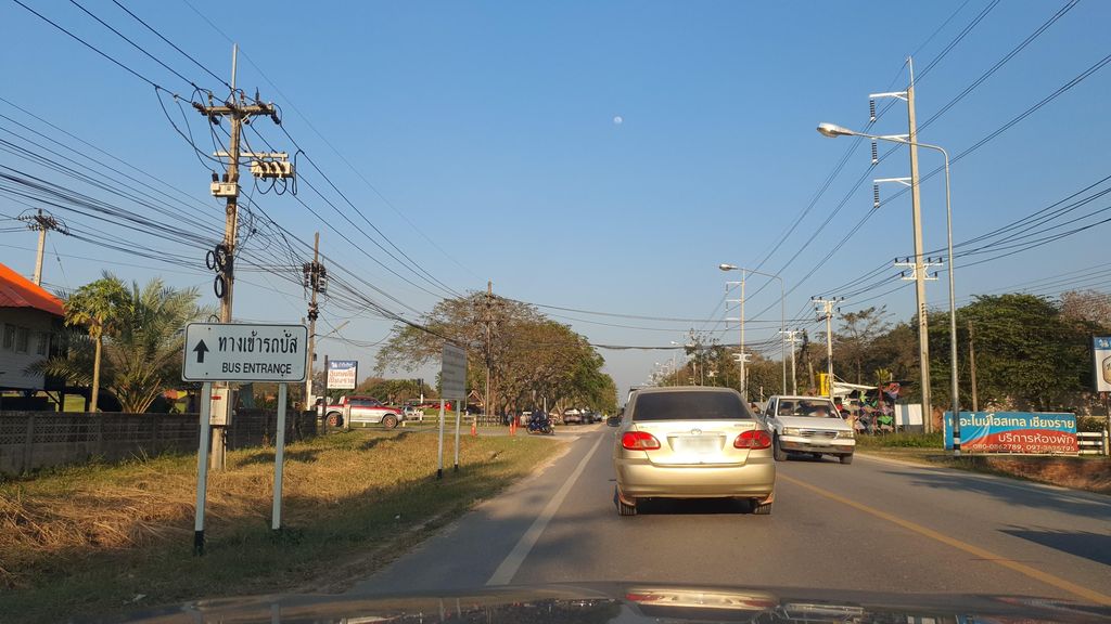 ภาพถนนตรงที่ Adam Steak House อดัมสเต็กเฮาส์ ตั้งอยู่ ถ่ายโดย jrcarlsen พ.ศ. 2565 (2022) · A street-level view of where Adam Steak House อดัมสเต็กเฮาส์ stands, by jrcarlsen in 2565 (2022)