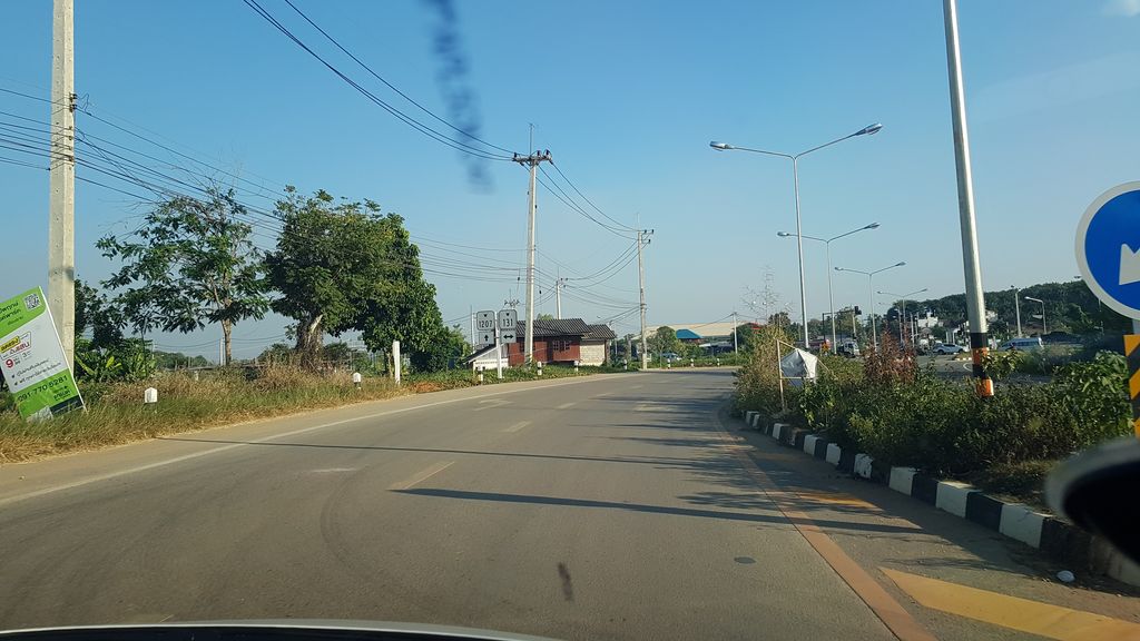 ภาพถนนตรงที่ เตี๋ยวห้อยขา ตั้งอยู่ ถ่ายโดย igorzo พ.ศ. 2562 (2019) · A street-level view of where เตี๋ยวห้อยขา · Tiaohoikha stands, by igorzo in 2562 (2019)
