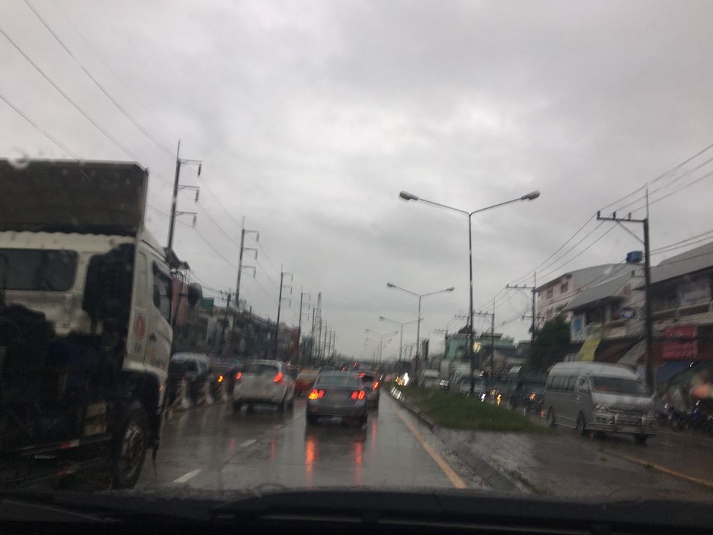 ภาพถนนตรงที่ บมจ.ธนพิริยะ ตั้งอยู่ ถ่ายโดย wapriz พ.ศ. 2561 (2018) · A street-level view of where บมจ.ธนพิริยะ · Bamot.thonphiriya stands, by wapriz in 2561 (2018)