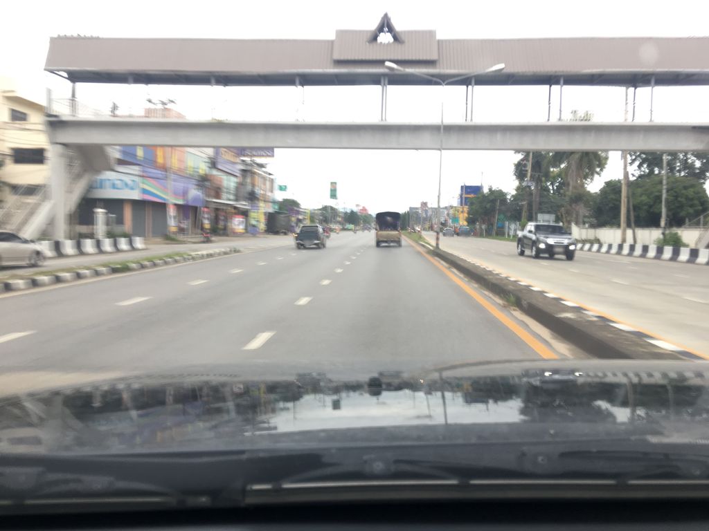 ภาพถนนตรงที่ โรงเรียนอนุบาลริมกก ตั้งอยู่ ถ่ายโดย wapriz พ.ศ. 2561 (2018) · A street-level view of where โรงเรียนอนุบาลริมกก · Anuban Rimkok School stands, by wapriz in 2561 (2018)