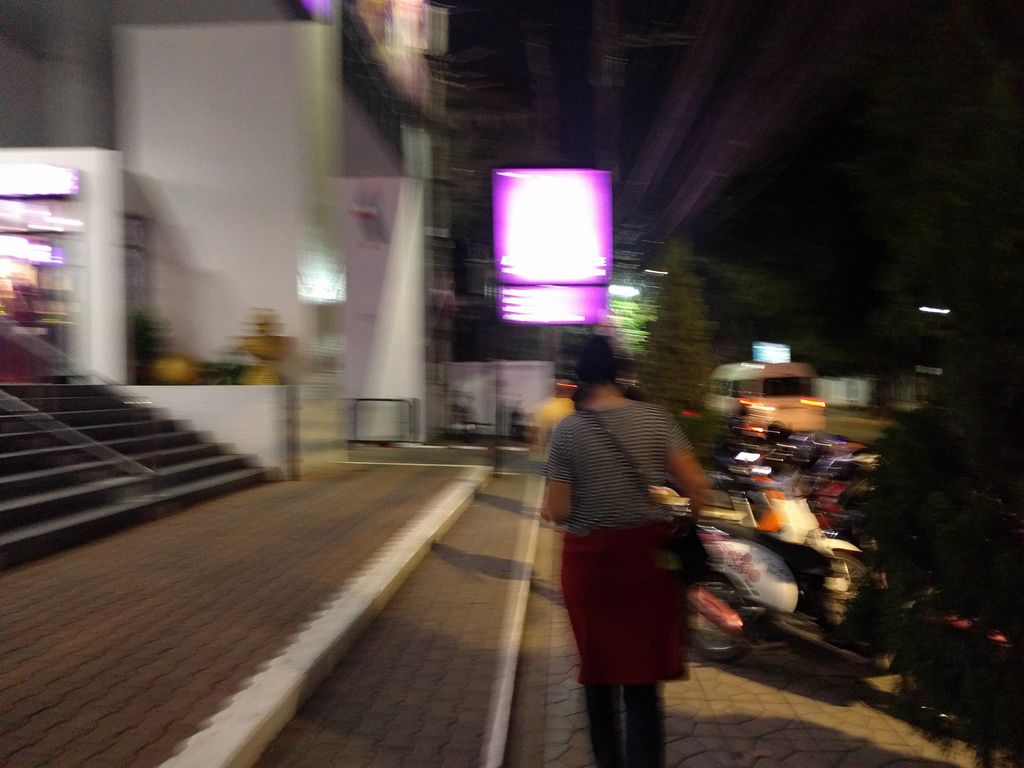 ภาพถนนตรงที่ MY Dance Studio Chiangrai ตั้งอยู่ ถ่ายโดย emackres พ.ศ. 2561 (2018) · A street-level view of where MY Dance Studio Chiangrai stands, by emackres in 2561 (2018)