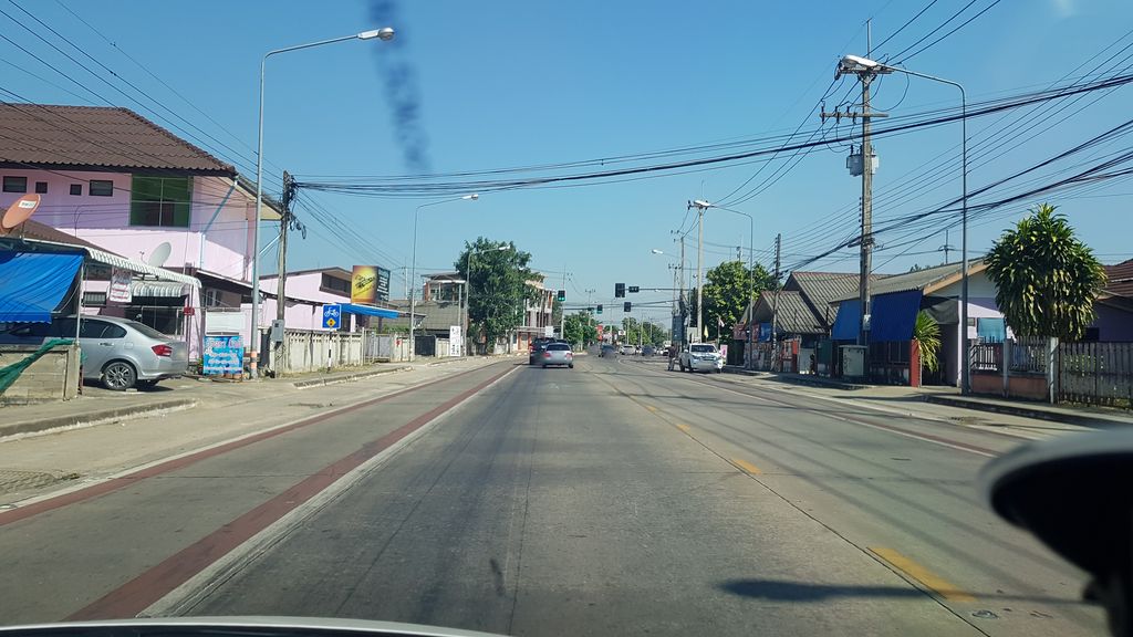 ภาพถนนตรงที่ Aquarius coffee cafe ตั้งอยู่ ถ่ายโดย igorzo พ.ศ. 2562 (2019) · A street-level view of where Aquarius coffee cafe stands, by igorzo in 2562 (2019)