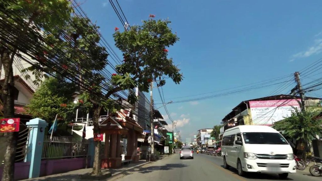 ภาพถนนตรงที่ ศรินทิพย์ทันตแพทย์ ตั้งอยู่ ถ่ายโดย toffy พ.ศ. 2561 (2018) · A street-level view of where ศรินทิพย์ทันตแพทย์ · Sa Rin Thip Thantaphaet stands, by toffy in 2561 (2018)