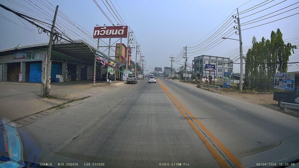 ภาพถนนตรงที่ ประสิทธิ์การค้า สามแยกแม่ขะจาน ตั้งอยู่ ถ่ายโดย ThailandCambodia พ.ศ. 2569 (2026) · A street-level view of where ประสิทธิ์การค้า สามแยกแม่ขะจาน · Prasit Kankha Sam Yaekmaekhachan stands, by ThailandCambodia in 2569 (2026)