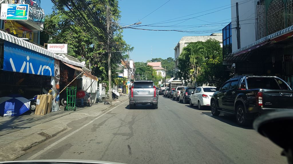 ภาพถนนตรงที่ ร้าน สุขใจเฟอร์นิเจอร์ & ตู้เซฟ ตั้งอยู่ ถ่ายโดย igorzo พ.ศ. 2562 (2019) · A street-level view of where ร้าน สุขใจเฟอร์นิเจอร์ & ตู้เซฟ · Ran Sukchai Furniture & Tusep stands, by igorzo in 2562 (2019)