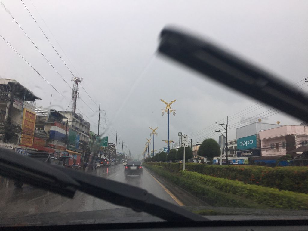 ภาพถนนตรงที่ K Coffee Huai Khrai ตั้งอยู่ ถ่ายโดย wapriz พ.ศ. 2561 (2018) · A street-level view of where K Coffee Huai Khrai stands, by wapriz in 2561 (2018)