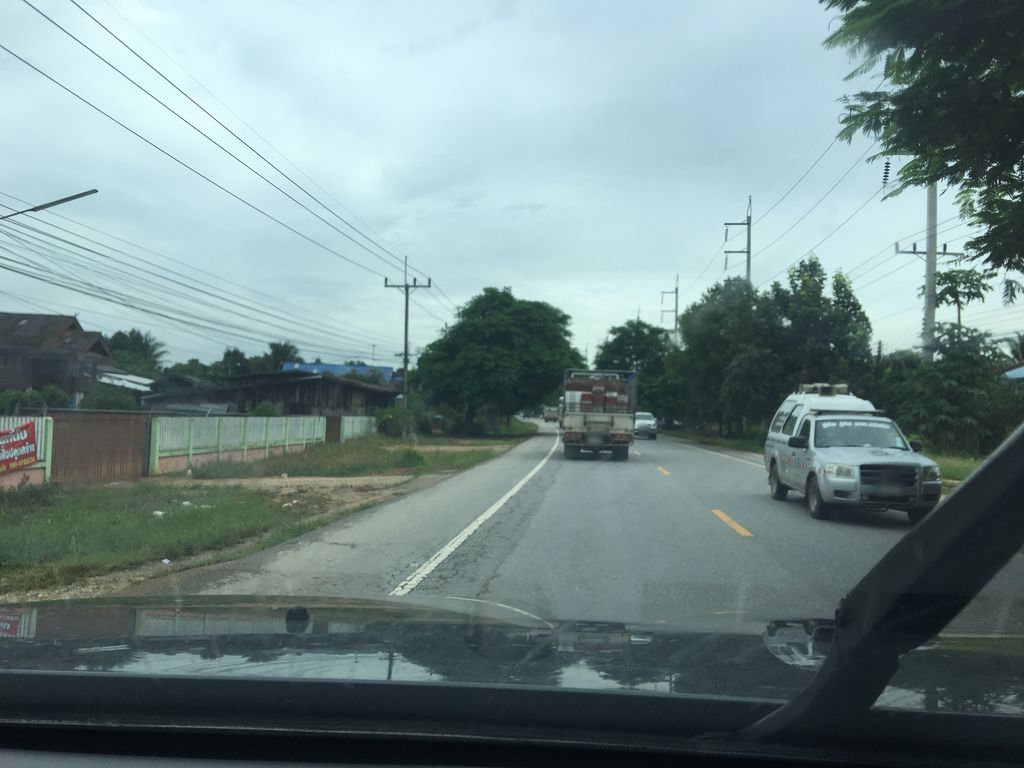 ภาพถนนตรงที่ อู่ร้องบง อ.แม่สรวย ตั้งอยู่ ถ่ายโดย wapriz พ.ศ. 2561 (2018) · A street-level view of where อู่ร้องบง อ.แม่สรวย · Unongbong A.Mae Suai stands, by wapriz in 2561 (2018)