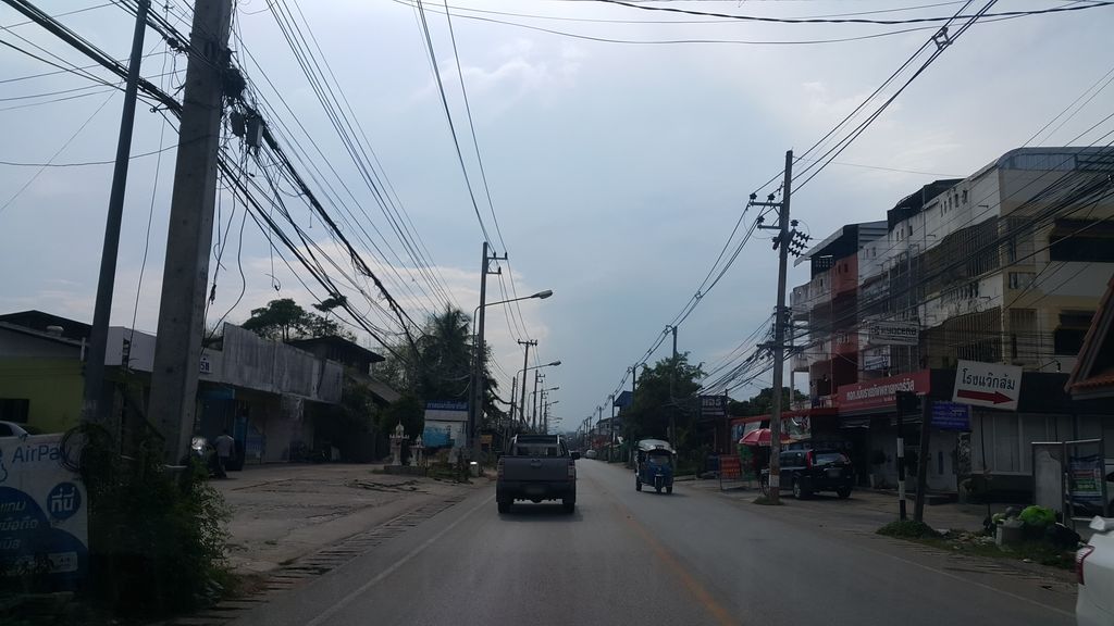 ภาพถนนตรงที่ สำนักงานสาธารณสุขอำเภอเมืองเชียงราย ตั้งอยู่ ถ่ายโดย jrcarlsen พ.ศ. 2560 (2017) · A street-level view of where สำนักงานสาธารณสุขอำเภอเมืองเชียงราย · Samnakngan Sathannasuk Amphoe Mueang Chiang Rai stands, by jrcarlsen in 2560 (2017)