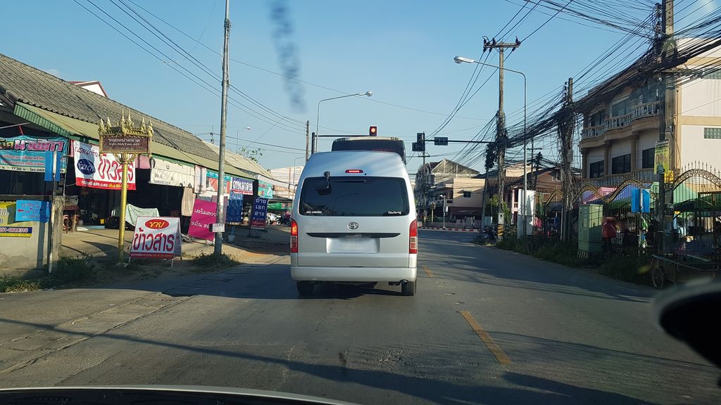 ภาพถนนตรงที่ Miss Beauty Pro.Eyebrow ตั้งอยู่ ถ่ายโดย igorzo พ.ศ. 2562 (2019) · A street-level view of where Miss Beauty Pro.Eyebrow stands, by igorzo in 2562 (2019)