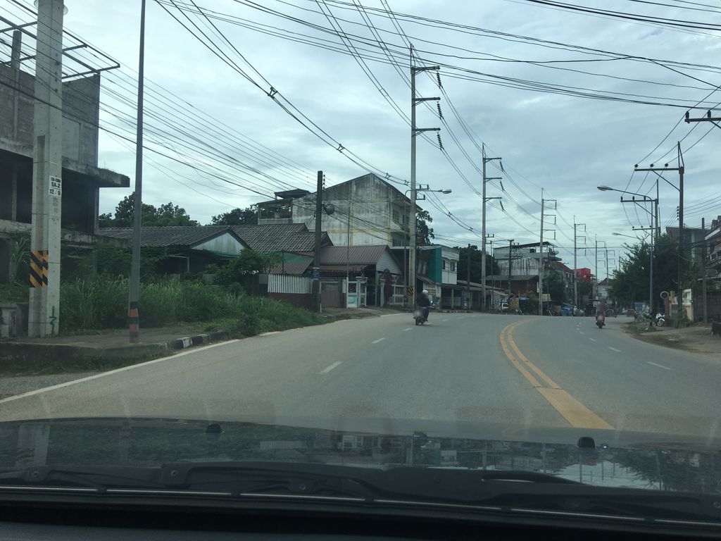 ภาพถนนตรงที่ คลินิกเด็ก หมอสุพรรณยา ตั้งอยู่ ถ่ายโดย wapriz พ.ศ. 2561 (2018) · A street-level view of where คลินิกเด็ก หมอสุพรรณยา · Dek Mo Suphraron Ya Clinic stands, by wapriz in 2561 (2018)